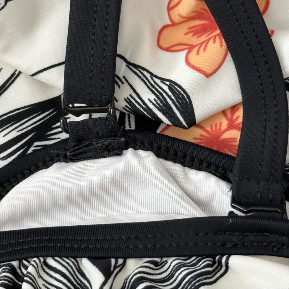 Island Pearls Swimsuit Top Floral Black & White Tankini Tagless Size 22 - Picture 5 of 7